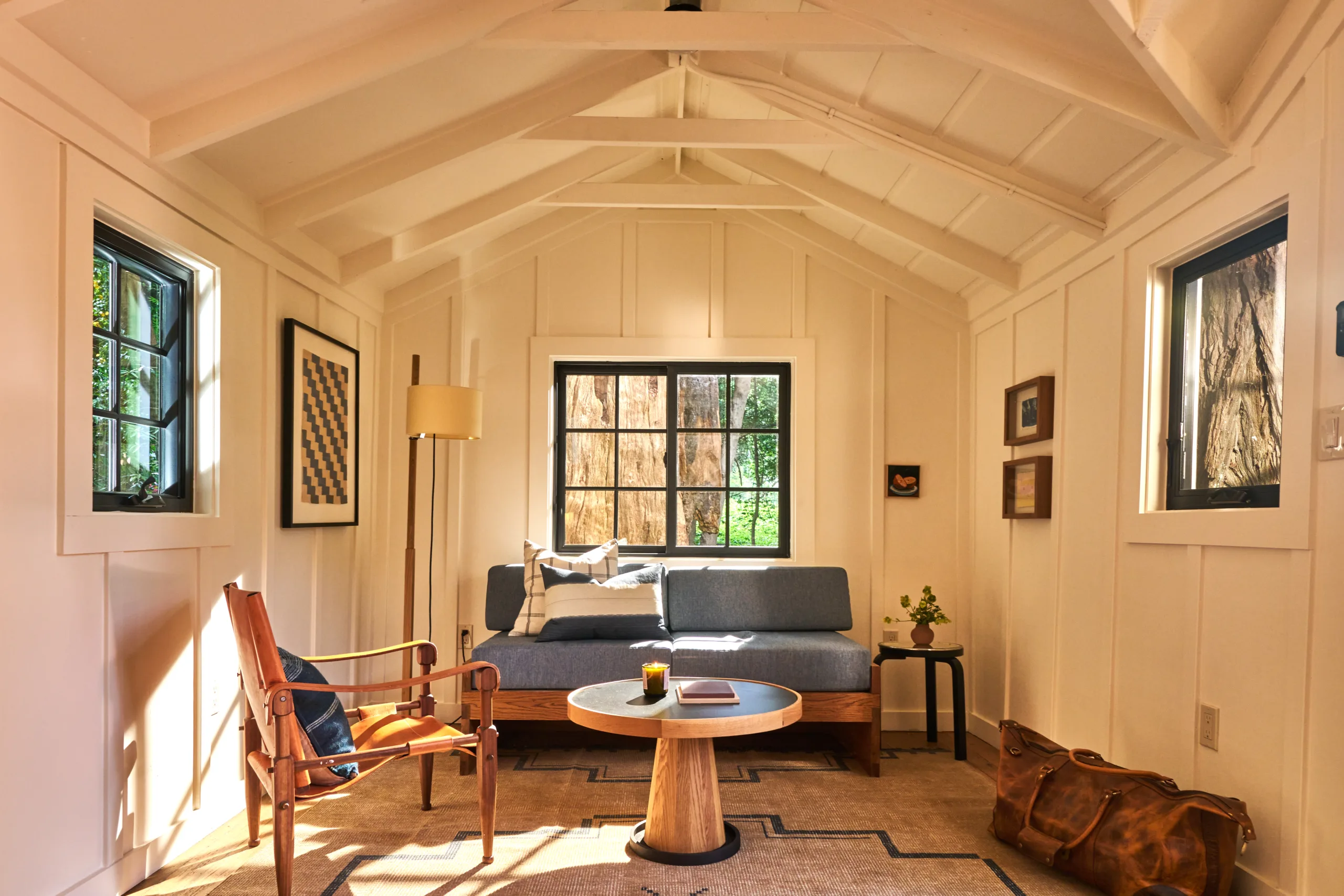 230525_DAWN_RANCH_SHOT_32_CABIN_65_LIVING_ROOM_0095 (1)